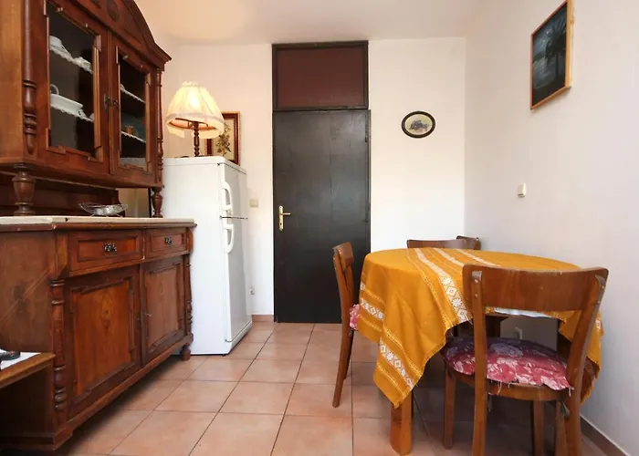 公寓 By The Sea Arbanija, Ciovo - 9423 特罗吉尔