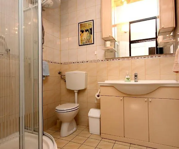 公寓 By The Sea Arbanija, Ciovo - 9423