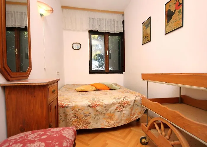 公寓 By The Sea Arbanija, Ciovo - 9423 特罗吉尔