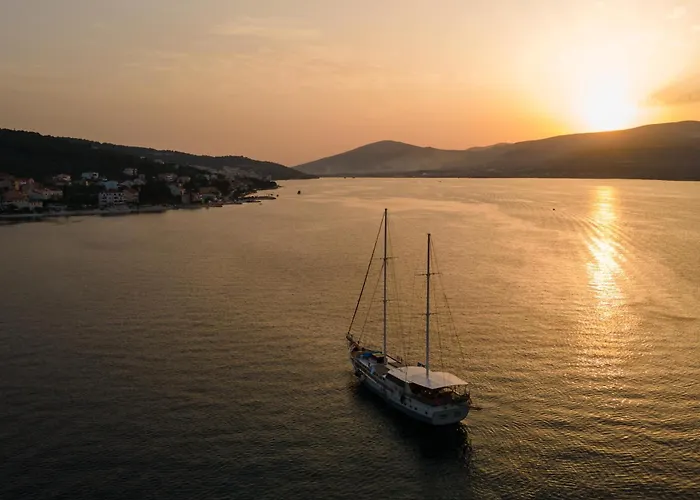 公寓 By The Sea Arbanija, Ciovo - 9423 特罗吉尔