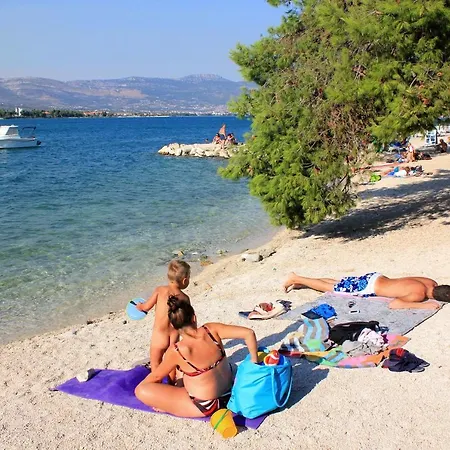 Apartment Apartments By The Sea Arbanija, Ciovo - 9423 Trogir