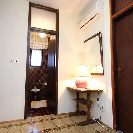 Apartman Apartments By The Sea Arbanija, Ciovo - 9423